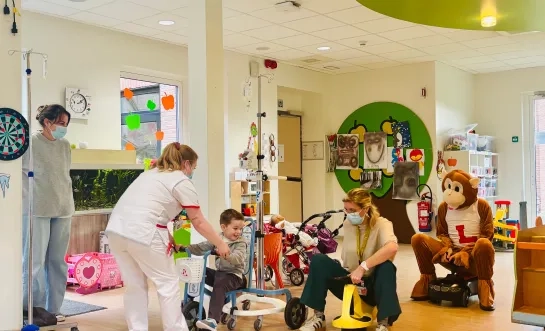 De Infuuts maakt het bewegen met een infuus makkelijker voor kinderen in UZ Brussel