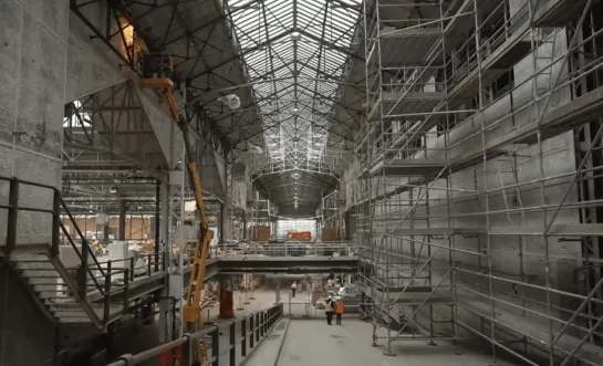 De werf van Kanal-Centre Pompidou