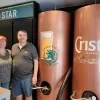 De twee grote biertanks van elk 500 liter