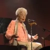 Dilbeeks ereburger Alice Toen opent Theater Aan Zee met liedjes en poëzie
