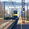 Trein rijdt auto aan ter hoogte van overweg in Mollem: 
