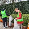 Vrijwilligers van dienstverleningsbedrijf EY ruimen zwerfvuil in Diegem