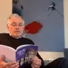 Oud-burgemeester van Ternat Ronald Parys met zijn boek over de politieke geschiedenis van de gemeente sinds de fusie in 1976