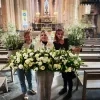 De Sint-Mariabasiliek wordt helemaal versierd met bloemen