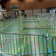 Een lege sporthal in Dilbeek