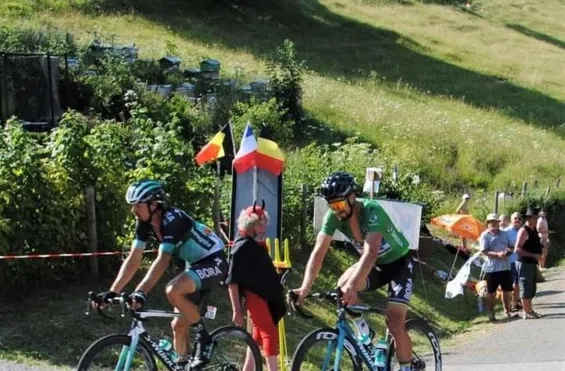 Tourduivel Guy in beeld met Peter Sagan