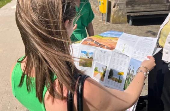 Alle wandelingen staan uitgestippeld op een gloednieuwe wandelkaart